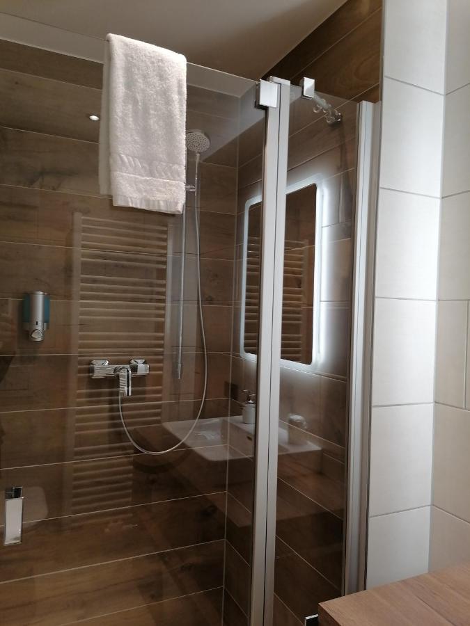Hotelgasthof Kirchenwirt Schierling Εξωτερικό φωτογραφία